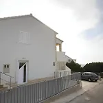 Seafront Maja 비스