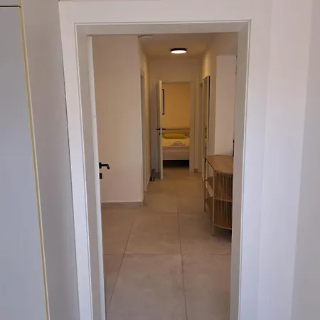 Seafront Maja Apartman Vis