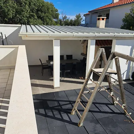 Seafront Maja Apartman Vis