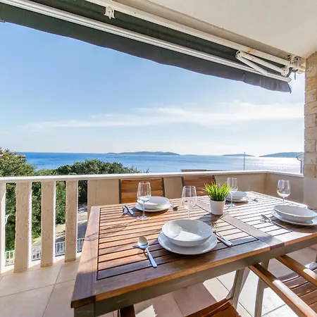 Apartman Seafront Maja *