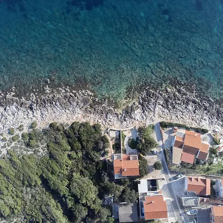 Seafront Maja * Vis