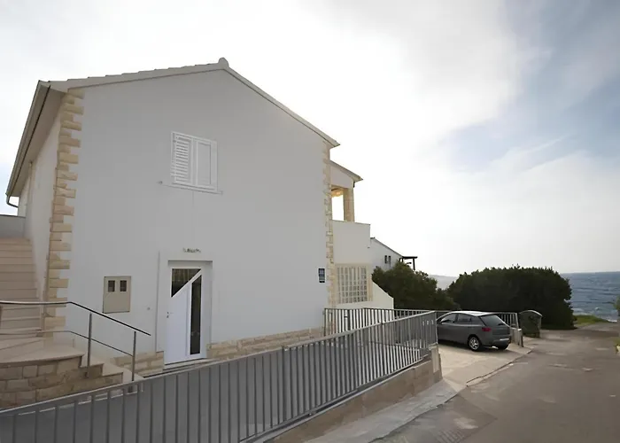 Seafront Maja Vis