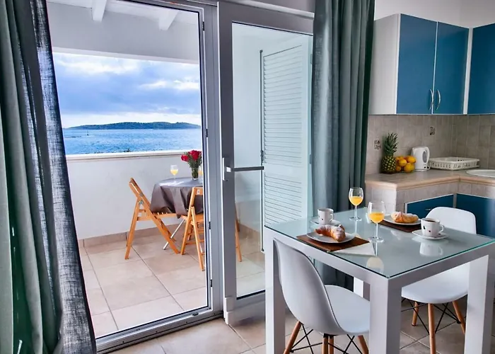 شقة Seafront Maja *